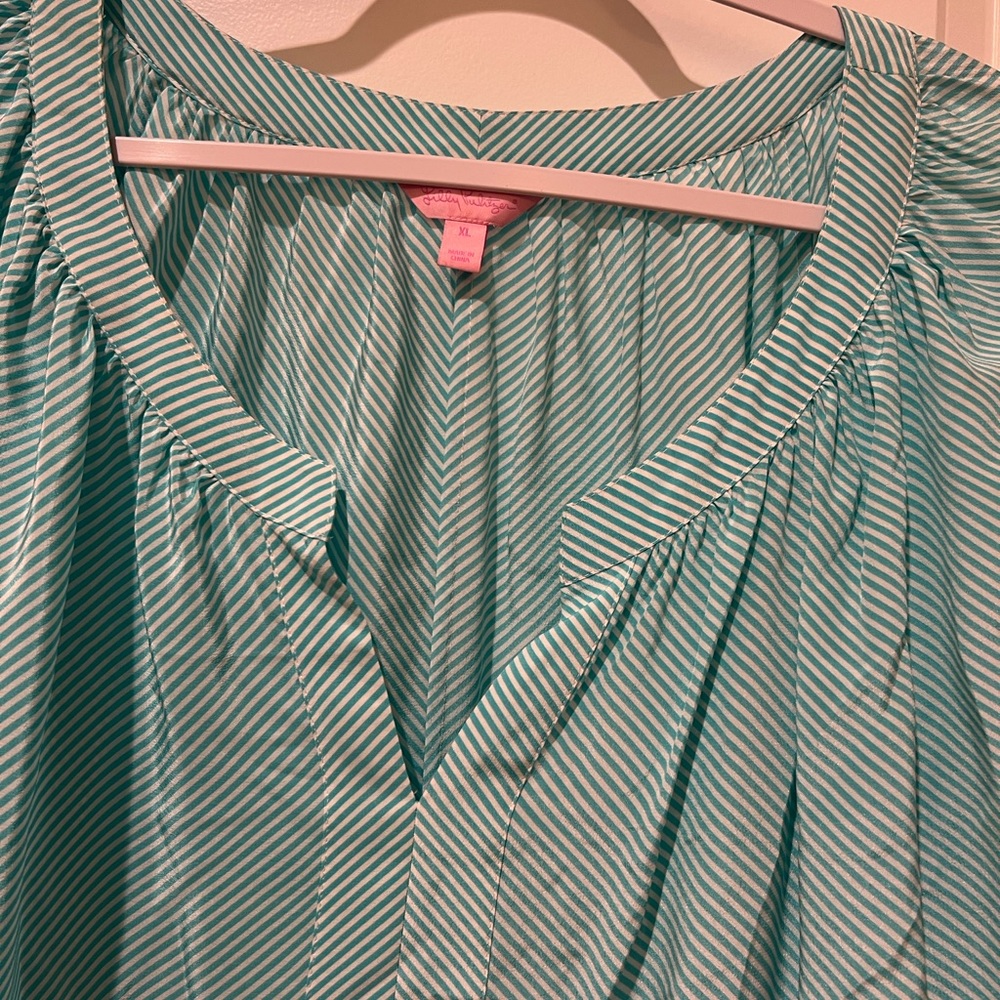 Lilly Silk Blouse-XL. Beautiful teal and white.